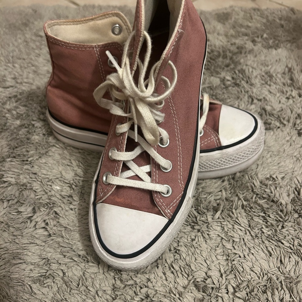 Women's Pink High-Top Athletic Shoes